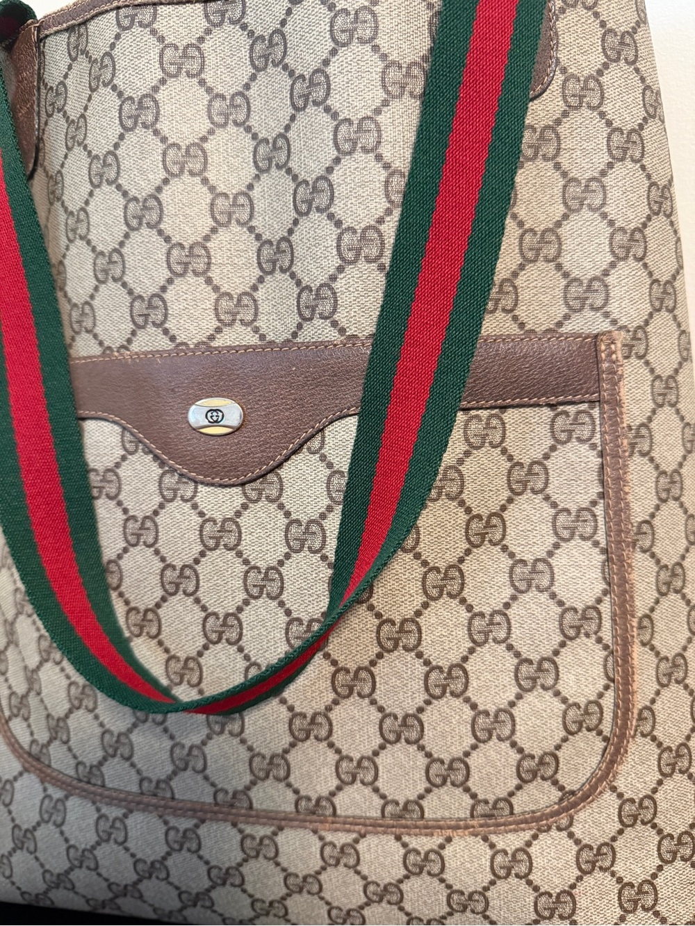Gucci GG Supreme Tote Bag with Green and Red Cherry Line Authentic - Picture 4 of 12